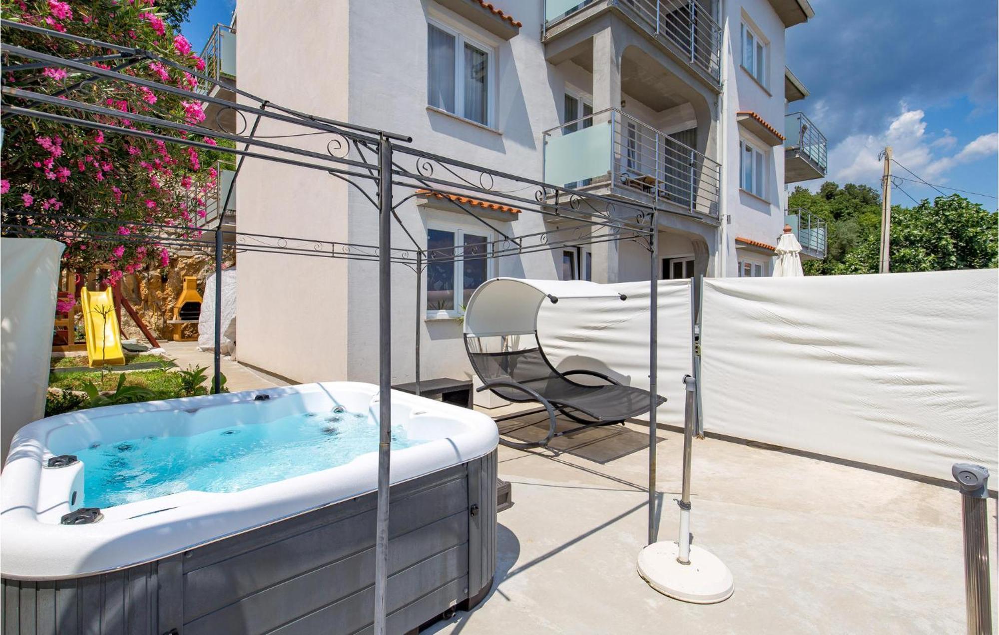 Stunning Apartment In Moscenicka Draga Exterior photo